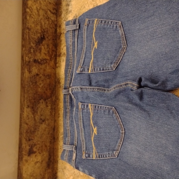 Jeans - Picture 2 of 3